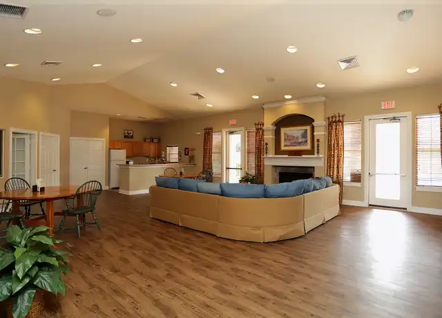 Property at Robins Landing - 320 Carl Vinson Pkwy, Warner Robins, GA, 31088, 2-3 beds, 2 baths, [object Object]