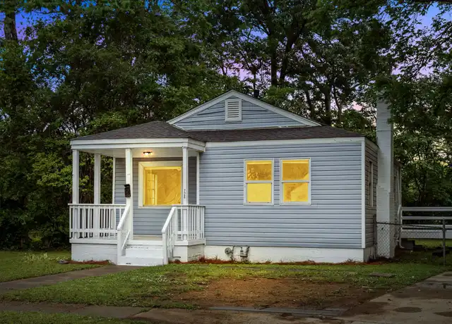 Property at 728 39th Pl, Fairfield, AL, 35064, 3 beds, 2 baths, [object Object]