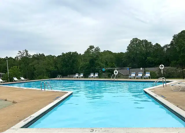Property at County Green Apartments - 412 Kerry Ln, Lynchburg, VA, 24502, 1-2 bed, 1 bath, [object Object]