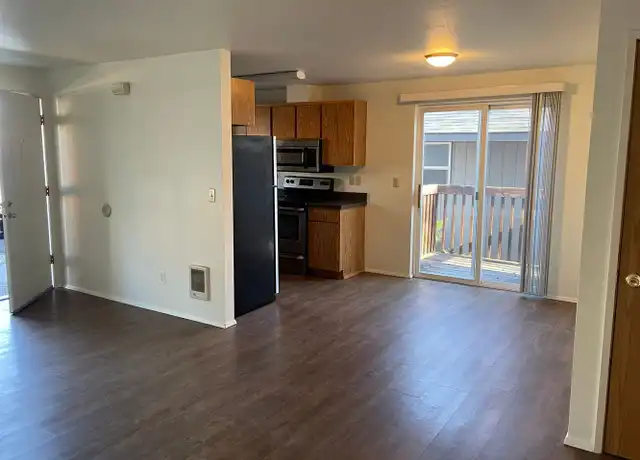 Property at Hill St. Apartments - 2065 NW Hill St, Bend, OR, 97703, 1 bed, 1 bath, [object Object]