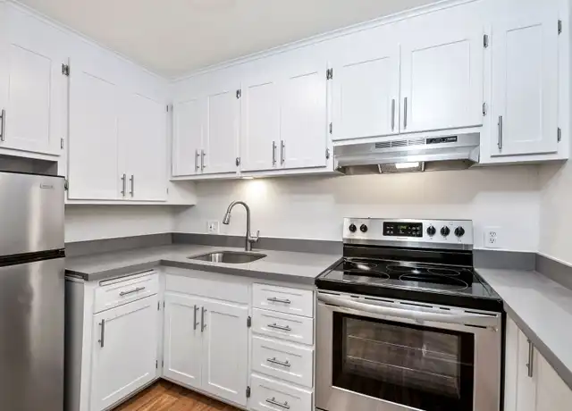 Property at 3262 California Ave SW Unit 104, Seattle, WA, 98116, 1 bed, 1 bath, [object Object]