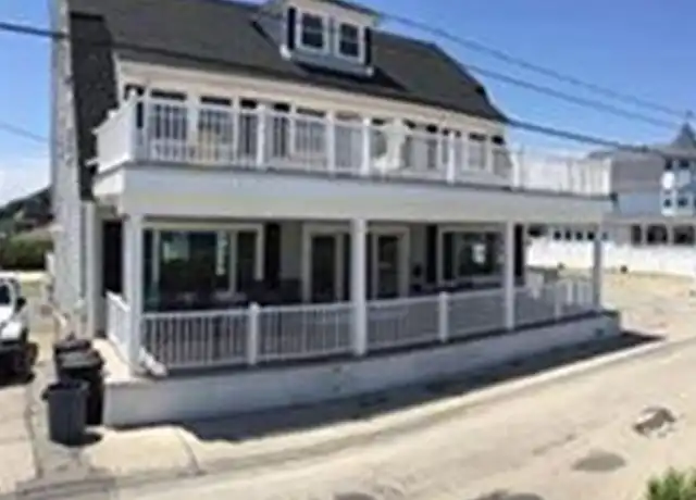 Property at 113 Beach Ave Unit 9\8-5/15, Hull, MA, 02045, 4 beds, 2.5 baths, [object Object]