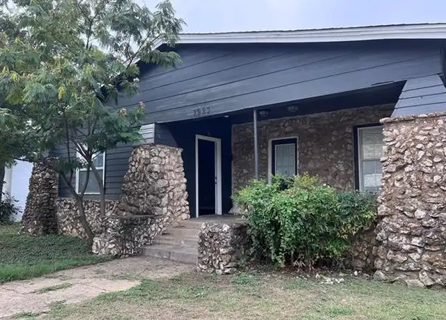 Property at 2923 Azle Ave Unit A, Fort Worth, TX, 76106, 3 beds, 2 baths, [object Object]