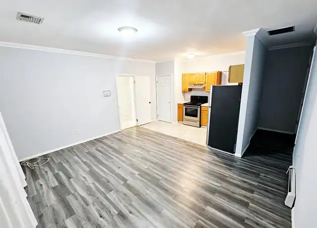 Property at 61 Apple Ln, Medford, NY, 11763, 1 bed, 1 bath, [object Object]