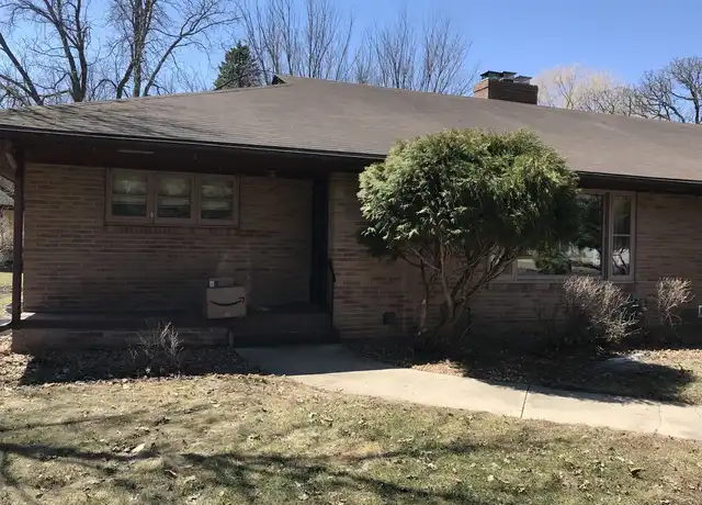 Property at 8 Camelsback Rd, New Ulm, MN, 56073, 3 beds, 2 baths, [object Object]