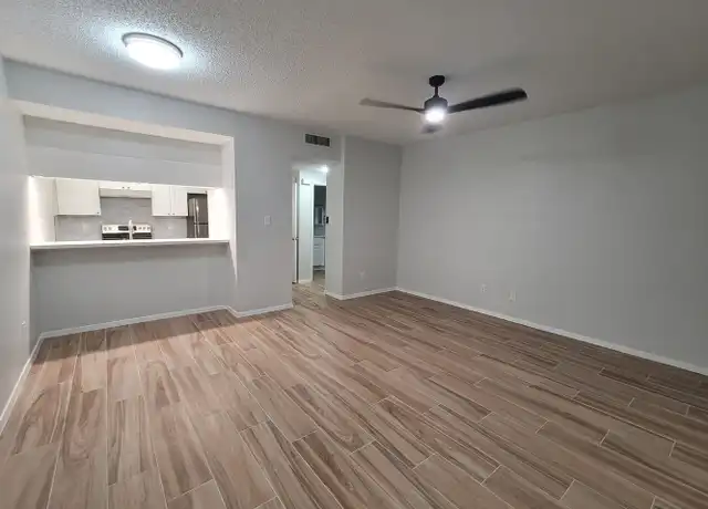 Property at 7093 N Holiday Dr, Galveston, TX, 77550, 1 bed, 1 bath, [object Object]