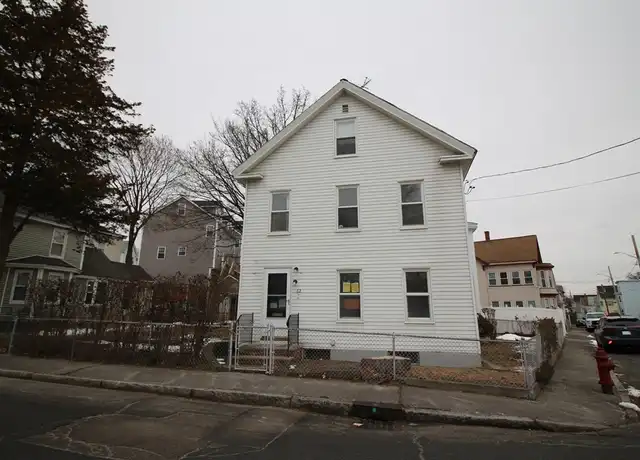Property at 62 Chambers St Unit 1, Lowell, MA, 01852, 2 beds, 1 bath, [object Object]
