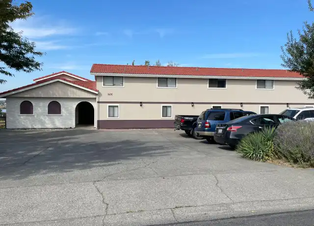 Property at 1406 S Division St Unit B, Moses Lake, WA, 98837, 0 beds, 1 bath, [object Object]