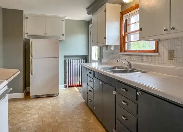 Property at 216 N 3rd St Unit 2, Marquette, MI, 49855, 2 beds, 1 bath, [object Object]