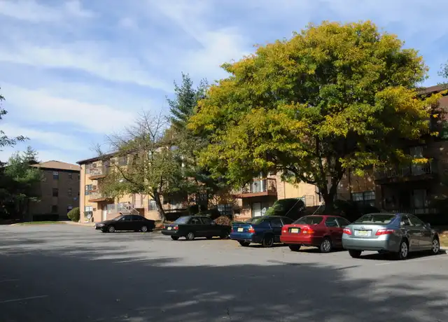 Property at Florida Grove Manor and Arms - 519 Florida Grove Rd, Keasbey, NJ, 08832, 1-2 bed, 1-2 bath, [object Object]