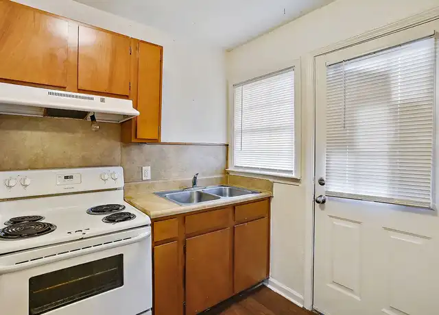 Property at Magnolia Park - 1240 Lawnview Pl, Jackson, MS, 39203, 1-2 bed, 1 bath, [object Object]