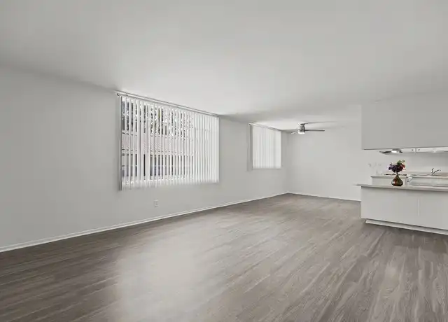 Property at Villa Verde - 5300 Newcastle Ave, Encino, CA, 91316, 1 bed, 1 bath, [object Object]