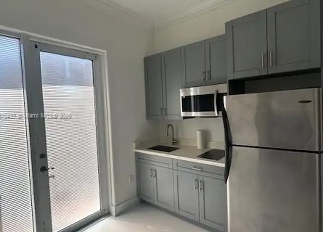 Property at 8819 NW 169th Ter Unit Efficiency, Miami Lakes, FL, 33018, 1 bed, 1 bath, [object Object]