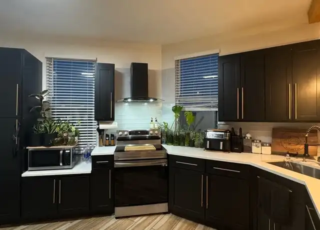 Property at 9121 S Mackinaw Ave Unit 2, Chicago, IL, 60617, 3 beds, 1 bath, [object Object]