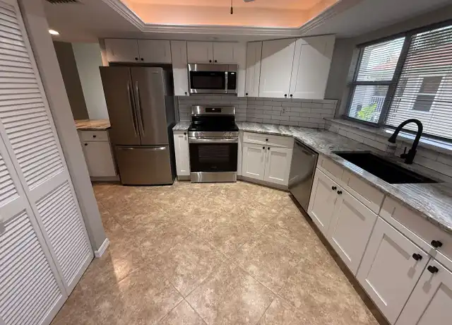 Property at 9836 Luna Cir Unit 204, Naples, FL, 34109, 3 beds, 2 baths, [object Object]