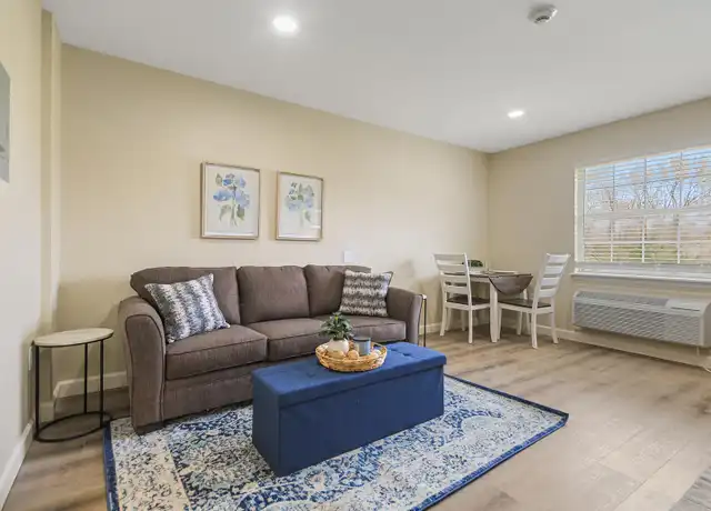 Property at 300 Henry Clay Blvd Unit 303, Ashland, MO, 65010, 1 bed, 1 bath, [object Object]