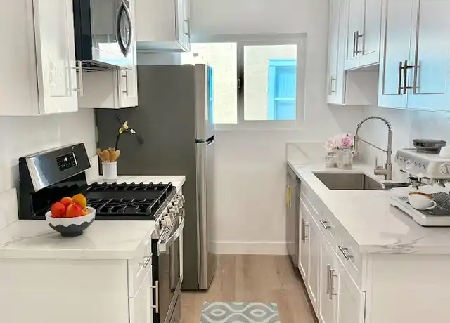 Property at 934 S Saint Andrews Pl Unit 2, Los Angeles, CA, 90019, 1 bed, 1 bath, [object Object]