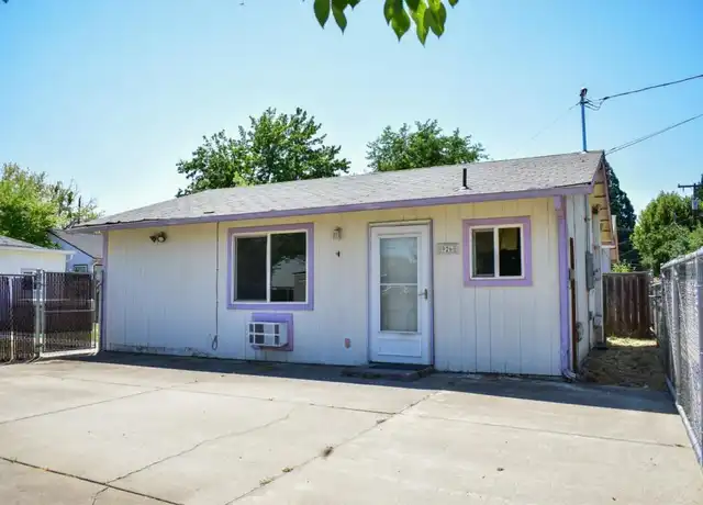 Property at 926 Mount Pitt Ave, Medford, OR, 97501, 1 bed, 1 bath, [object Object]