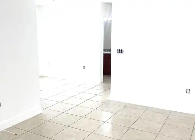 Property at 2477 W 78th St Unit 201, Hialeah, FL, 33016, 2 beds, 2 baths, [object Object]