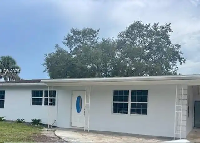Property at 3954 Coconut Cir N, Naples, FL, 34104, 3 beds, 2 baths, [object Object]