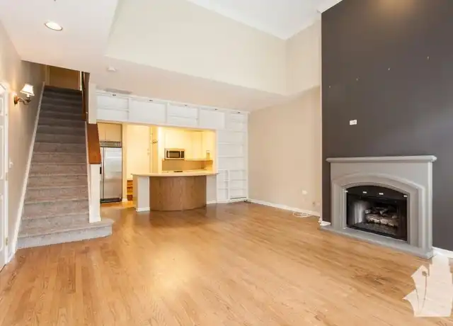 Property at 2017 N Lincoln Ave, Chicago, IL, 60614, 2 beds, 2 baths, [object Object]