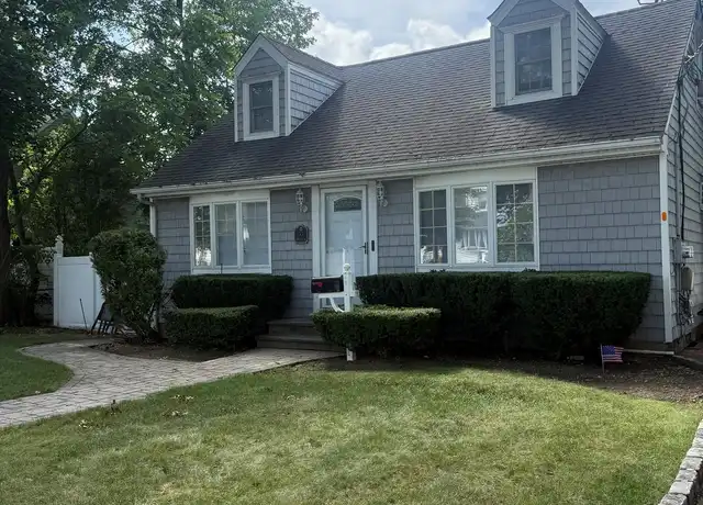 Property at 35 Midwood Ave, Farmingdale, NY, 11735, 2 beds, 1 bath, [object Object]