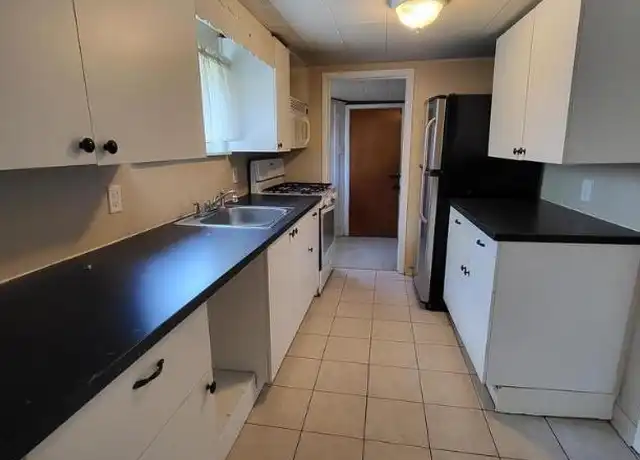 Property at 130 Oxford Ave, Gloucester City, NJ, 08030, 2 beds, 1 bath, [object Object]