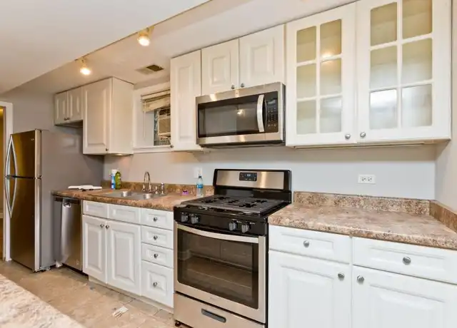 Property at 1427 W Winona St, Chicago, IL, 60640, 2 beds, 1 bath, [object Object]