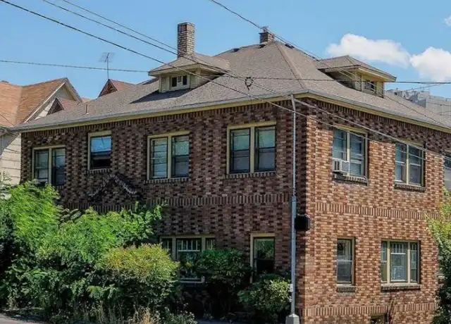 Property at 2440 SW 5th Ave, Portland, OR, 97201, 1 bed, 1 bath, [object Object]