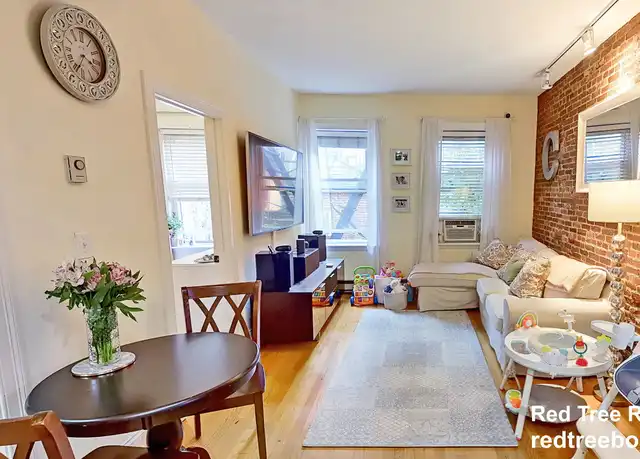 Property at 88 W Cedar St Unit 7, Boston, MA, 02114, 2 beds, 1 bath, [object Object]