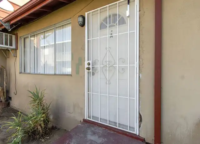 Property at 121 Starr Ave Unit D, Turlock, CA, 95380, 2 beds, 1 bath, [object Object]