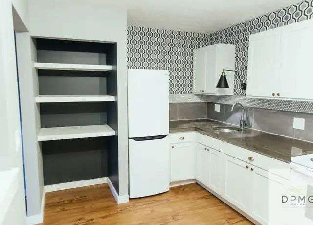 Property at 326 E Hillsdale St Unit 8, Lansing, MI, 48933, 1 bed, 1 bath, [object Object]