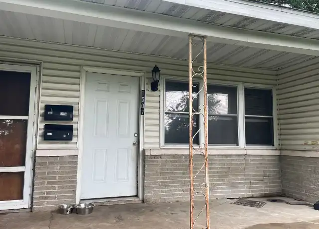 Property at 1507 W Phelps St, Springfield, MO, 65802, 3 beds, 1 bath, [object Object]