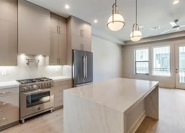 Property at 1900 S Ervay St Unit 305, Dallas, TX, 75215, 1 bed, 1.5 baths, [object Object]