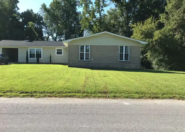 Property at 109 Baysden Dr, Jacksonville, NC, 28540, 4 beds, 2 baths, [object Object]