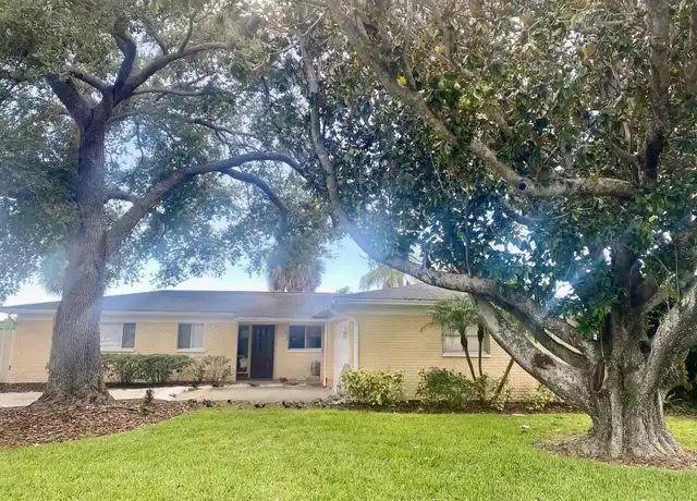 Property at 3942 W Eden Roc Cir, Tampa, FL, 33634, 4 beds, 3 baths, [object Object]