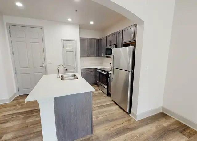 Property at The Village at Stetson Square - 3010 Eden Ave, Cincinnati, OH, 45219, 1 bed, 1 bath, [object Object]