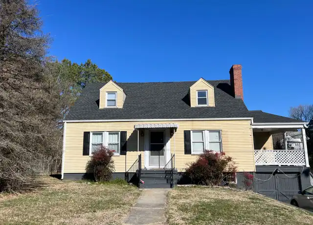 Property at 1806 E 3rd St Unit (B), Farmville, VA, 23901, 1 bed, 1 bath, [object Object]