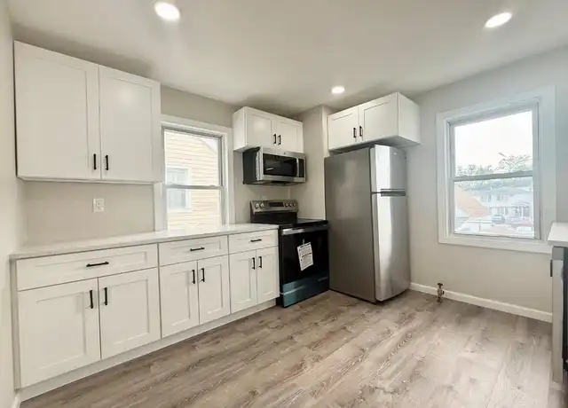 Property at 86-38 232nd St Unit 2, Queens Village, NY, 11427, 3 beds, 1 bath, [object Object]
