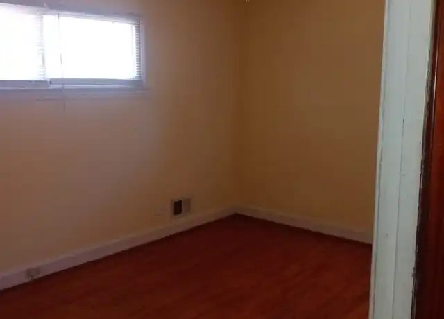 Property at 3128 Creighton Dr, Charlotte, NC, 28205, 2 beds, 1 bath, [object Object]