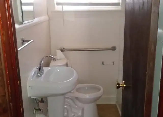 Property at 3128 Creighton Dr, Charlotte, NC, 28205, 2 beds, 1 bath, [object Object]