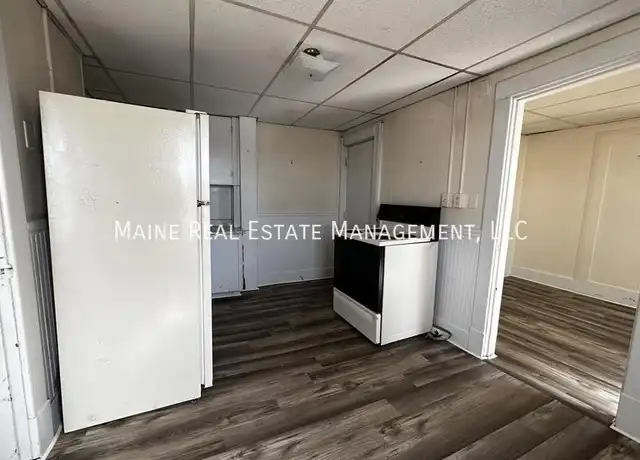 Property at 124 York St Unit 3, Bangor, ME, 04401, 2 beds, 1 bath, [object Object]