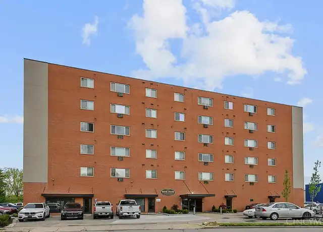 Property at 4960 Ridge Ave, Cincinnati, OH, 45209, 1 bed, 1 bath, [object Object]