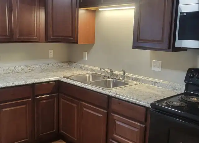 Property at 131 W Farragut Rd, Oak Ridge, TN, 37830, 2 beds, 1 bath, [object Object]