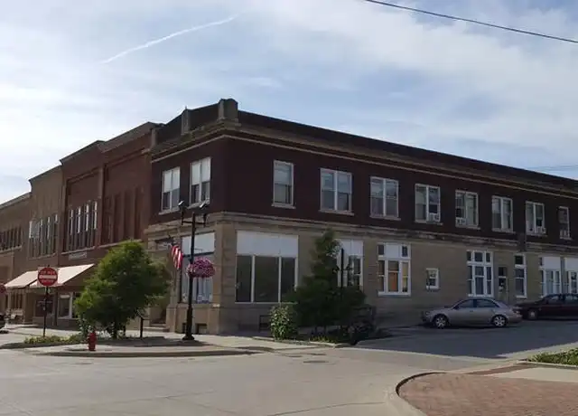 Property at 832 Main St Unit 5, Belle Plaine, IA, 52208, 2 beds, 1 bath, [object Object]