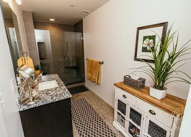 Property at The Equitable Building - 604 Locust St, Des Moines, IA, 50309, 1-2 bed, 1-2 bath, [object Object]