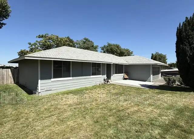 Property at 1613 S Palouse Pl, Kennewick, WA, 99337, 3 beds, 1.5 baths, [object Object]
