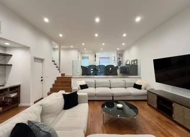 Property at 5533 Edward E Horton Ln #3, Encino, CA, 91316, 3 beds, 3 baths, [object Object]