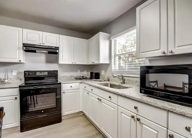 Property at 3614 E 38th Ave, Tampa, FL, 33610, 1 bed, 1 bath, [object Object]