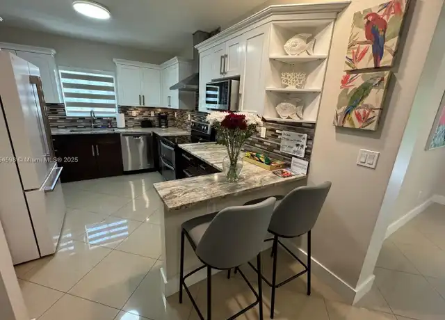 Property at 146 Ponce de Leon Unit n/a, Coral Gables, FL, 33134, 3 beds, 2 baths, [object Object]